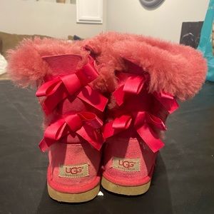 UGG Bailey now boots (size 3)